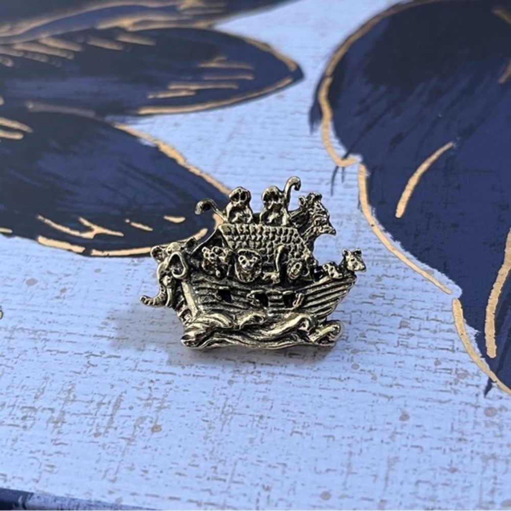 5/$45 Vintage 1990s Noah’s Ark Gold Collectible Animal Brooch Pin by CAMCO C1